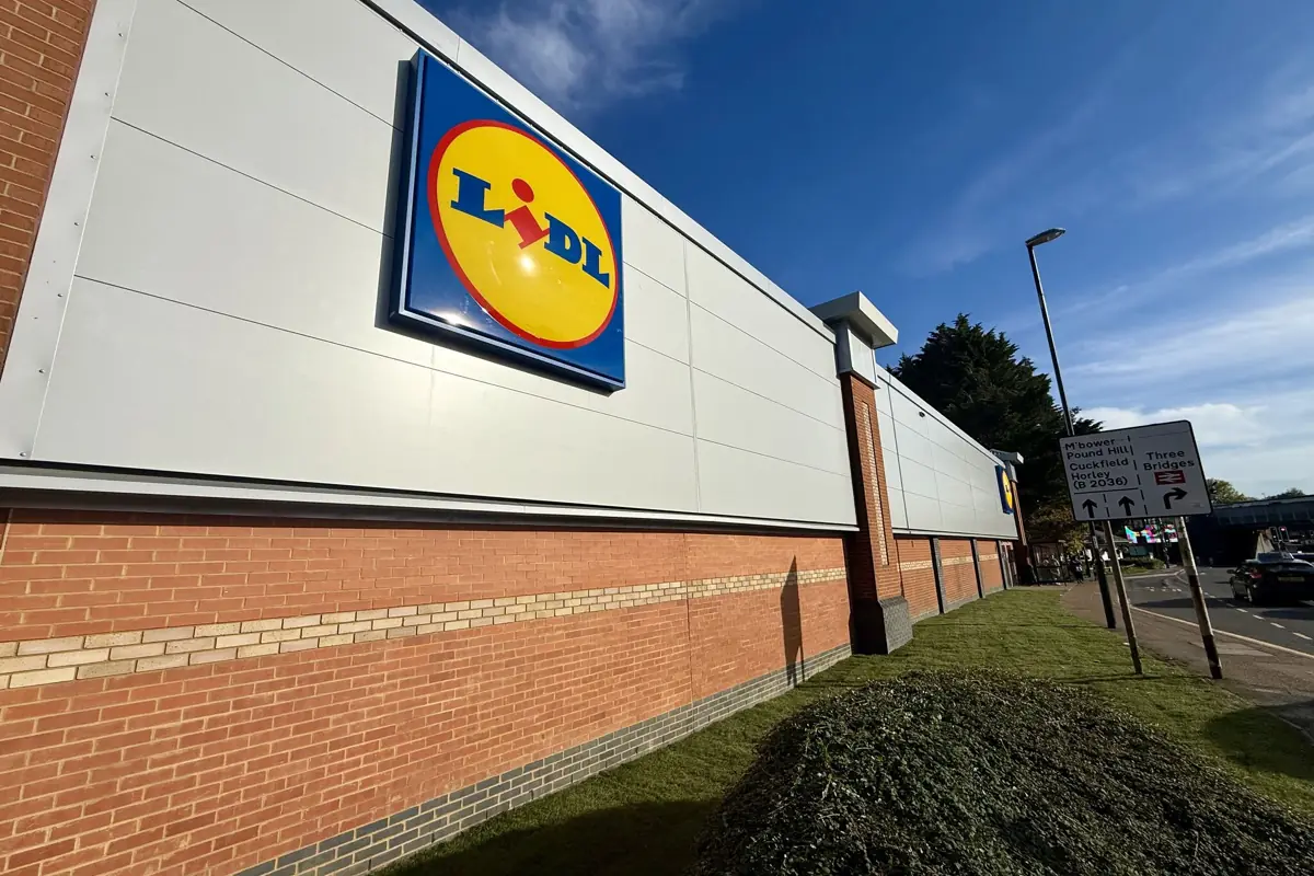Composite panels and store signage on the Lidl Crawley elevation