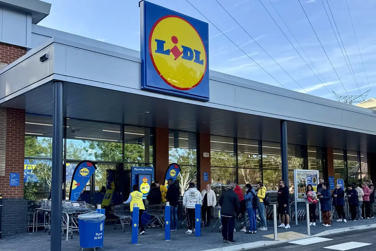 The completed Lidl Crawley store open and trading